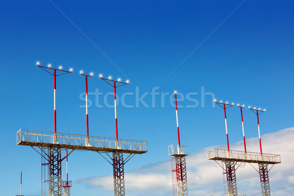 посадка фары towers белый красный Blue Sky Сток-фото © lunamarina