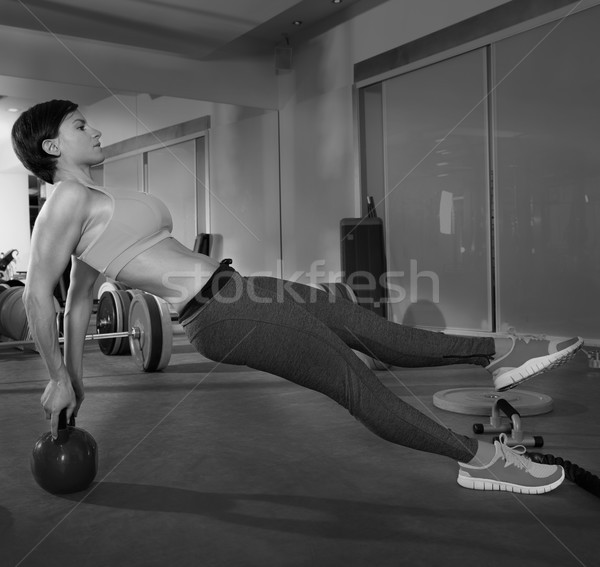 Foto stock: Crossfit · mujer · de · la · aptitud · flexiones · ejercicio