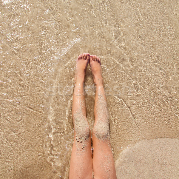 Kinder Mädchen Beine Strandsand Ufer Sommerurlaub Stock foto © lunamarina