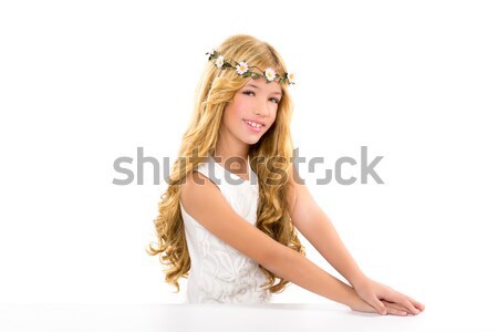 花卉 children blond girl with spring daisy flowers crown