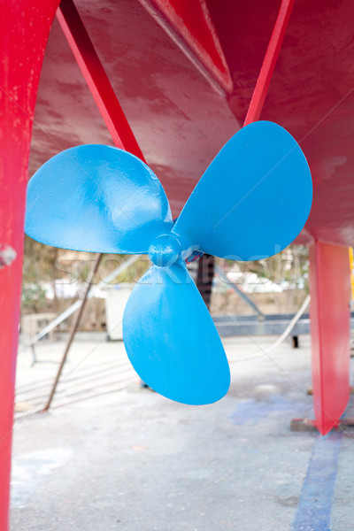 Blau Segelboot Propeller rot gemalt Wasser Stock foto © lunamarina