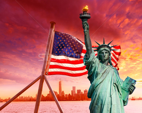Hörcsög szobor New York sziluett amerikai zászló szimbólumok Stock fotó © lunamarina