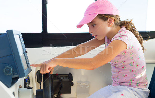 Kind Mädchen Segeln Boot Rad Schiff Stock foto © lunamarina