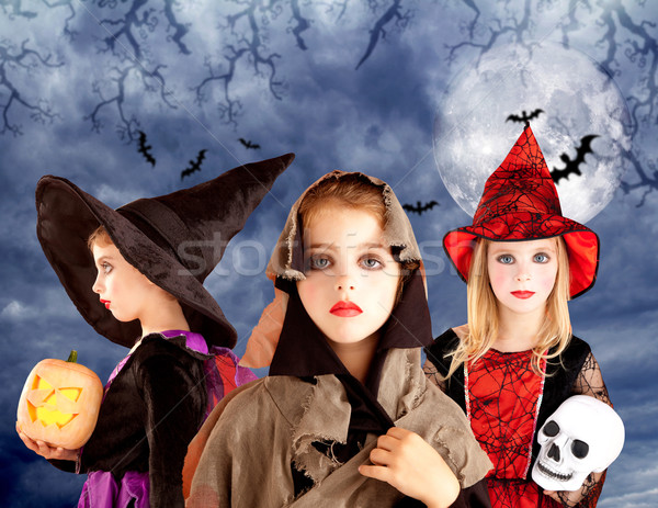 Imagine de stoc: Halloween · copil · fete · dovleac · Lună · cer