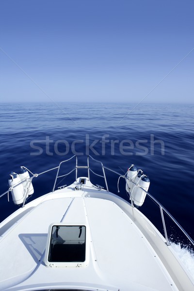 Boot Blauw middellandse zee zee oceaan Stockfoto © lunamarina