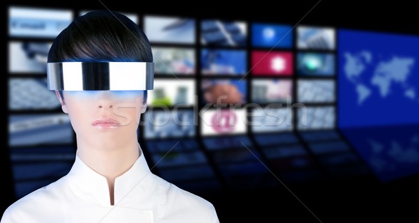Srebrny futurystyczny okulary portret kobiety telewizja wiadomości Zdjęcia stock © lunamarina