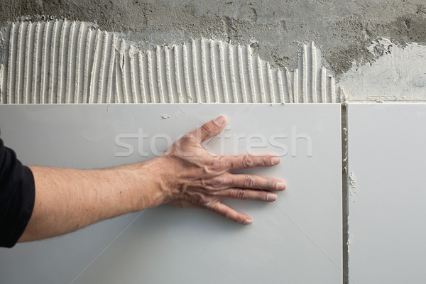 építkezés kőműves férfi kezek csempék munka Stock fotó © lunamarina