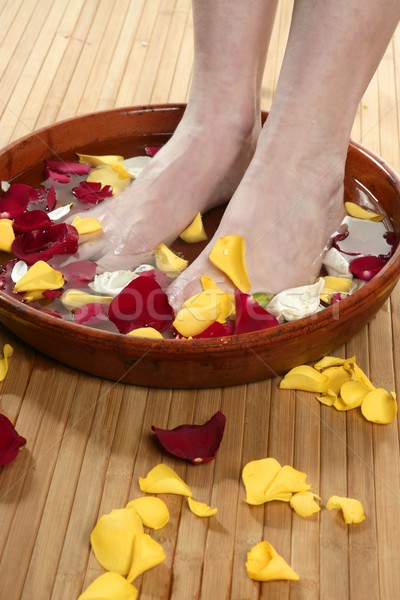 Stock foto: Aromatherapie · Blumen · Fuß · Bad · stieg · Blütenblatt