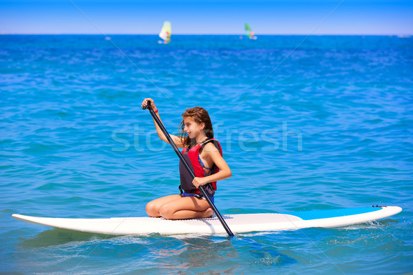 Kid surf surfer ragazza fila spiaggia Foto d'archivio © lunamarina