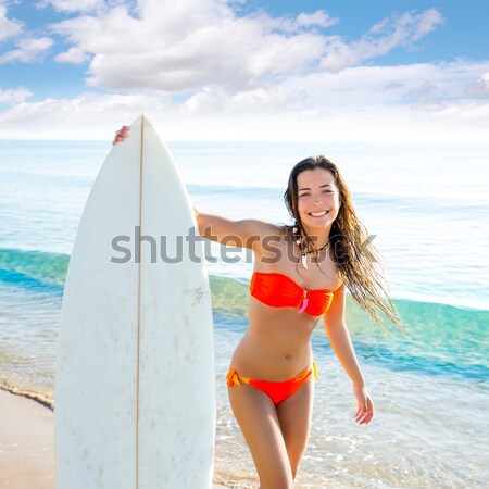 Turistica ragazza spiaggia catamarano moda Foto d'archivio © lunamarina