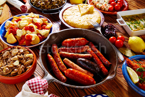 Tapas charakteristisch Spanien Mischung Käse Abendessen Stock foto © lunamarina