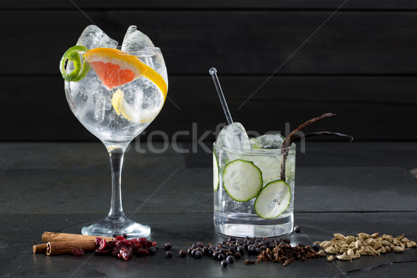 Stockfoto: Gin · cocktails · lima · komkommer · grapefruit · specerijen