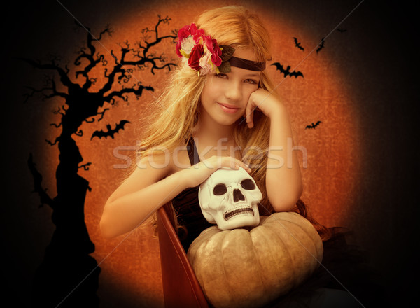 Halloween gyerek lány sütőtök koponya mosolyog Stock fotó © lunamarina