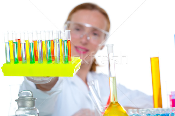 Stok fotoğraf: Kimyasal · laboratuvar · bilim · adamı · kadın · deney · tüpü · bakıyor