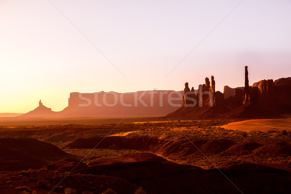 Monument Valley Totem Pole sunrise Utah Stock photo © lunamarina