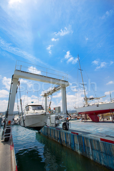 船 起重機 工作的 船 地中海 水 / boat crane