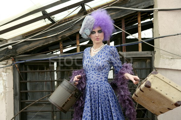 Modernes mode femme bagages maison visage [[stock_photo]] © lunamarina