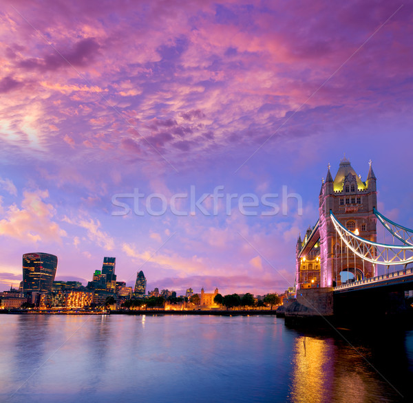 Londen Tower Bridge zonsondergang theems rivier Engeland Stockfoto © lunamarina