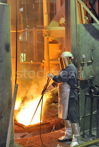 Lavoratore caldo acciaio fuoco costruzione metal Foto d'archivio © mady70