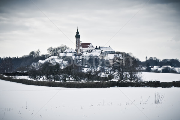 Stock fotó: Kolostor · tél · díszlet · kép · égbolt · felhők