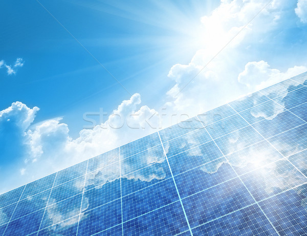 Panouri solare fotografie constructii soare tehnologie albastru Imagine de stoc © magann