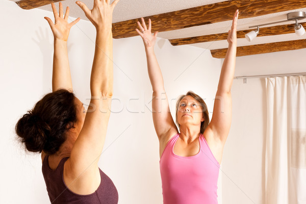 Yoga ejercicio imagen personas mujeres feliz Foto stock © magann