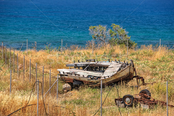 Eski kırık tekne ahşap ahşap manzara Stok fotoğraf © mahout