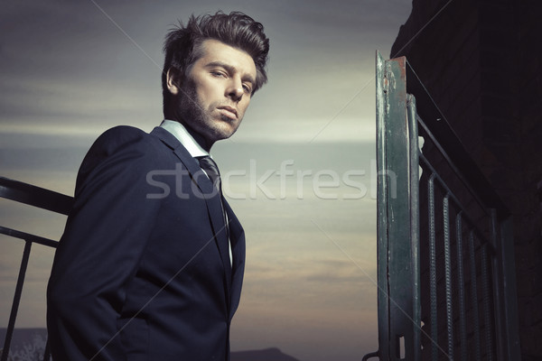 Yakışıklı işadamı adam yürütme portre işçi Stok fotoğraf © majdansky