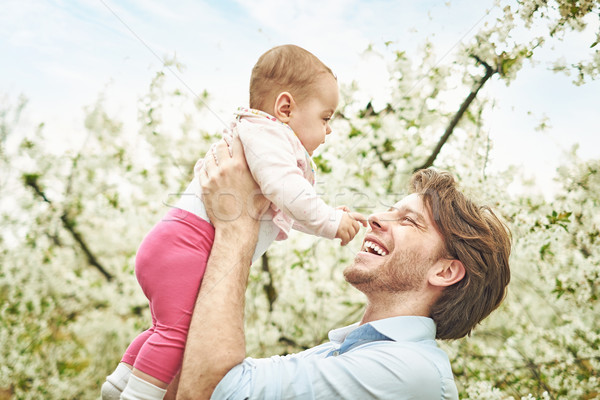 Froh Vater halten tragen Geliebte Kind Stock foto © majdansky