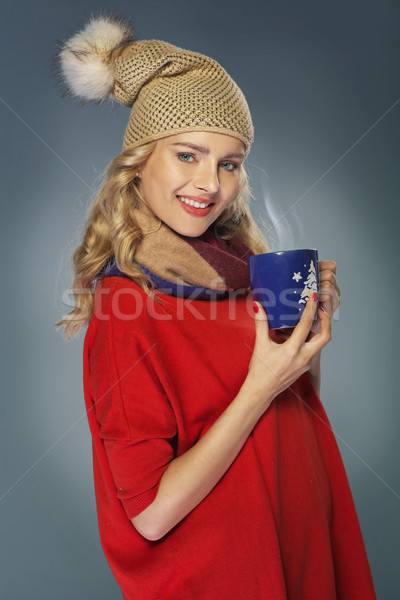 Heiter Frau trinken heißen Kaffee Dame Stock foto © majdansky