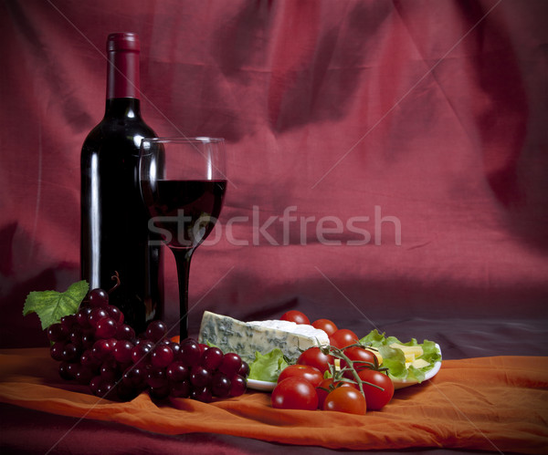 Wijnfles foto fles wijn druiven kaas Stockfoto © maknt