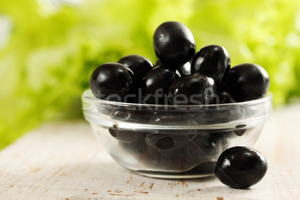 Siyah zeytin çanak şeffaf marul gıda cam Stok fotoğraf © mallivan
