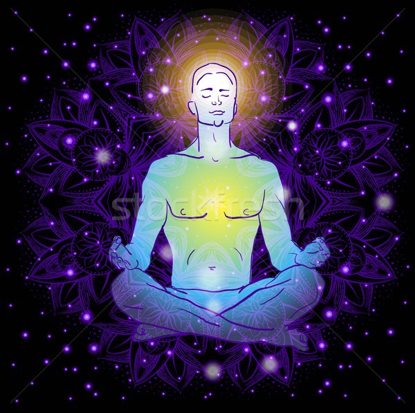 Homem meditando em siddhasana meditação de ioga para relaxamento