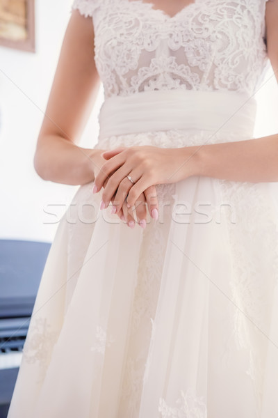 手 結婚戒指 穿著 石 新娘 集中 商業照片 © manaemedia