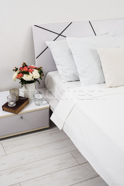 表 装飾 インテリア 白 ベッド 新しい ストックフォト © manera