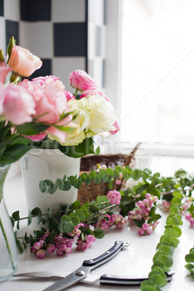 Lugar de trabajo frescos flores hojas herramientas Foto stock © manera