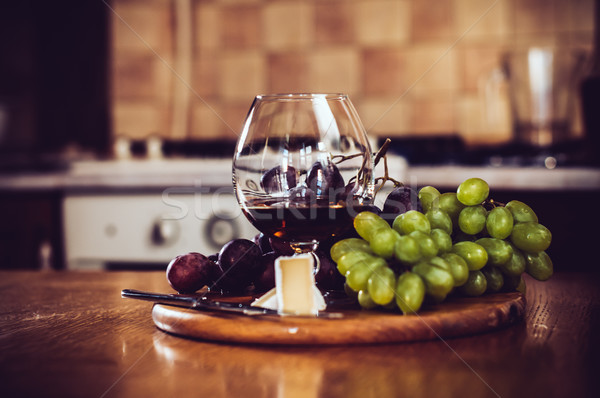 üveg brandy szőlő brie sajt kés tábla Stock fotó © manera