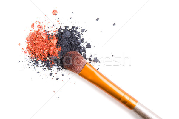 Foto stock: Profissional · pincéis · de · maquiagem · solto · pó · isolado · branco