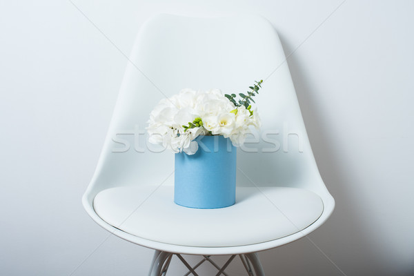 Foto d'archivio: Bouquet · bianco · finestra · sedia · fiori · home