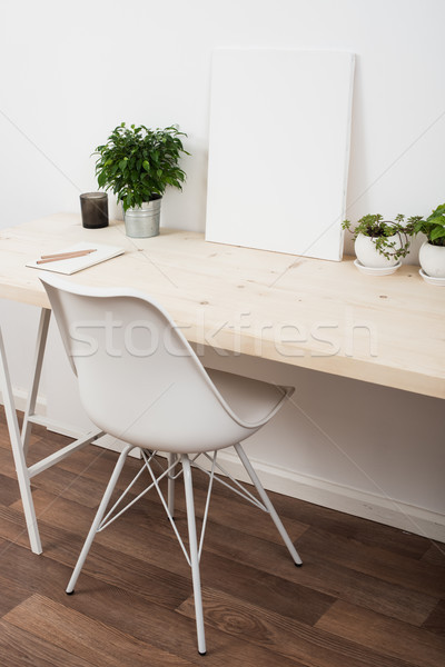 Stil pornire muncă spaţiu alb minimalist Imagine de stoc © manera