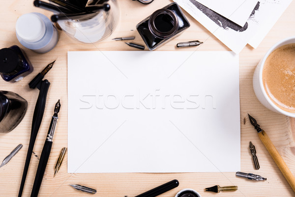 Foto stock: Papel · nosso · caligrafia · canetas · oficina · detalhes