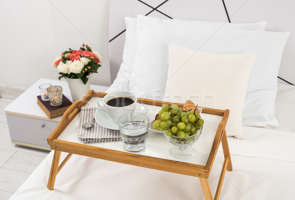 завтрак кровать лоток кофе плодов круассаны Сток-фото © manera