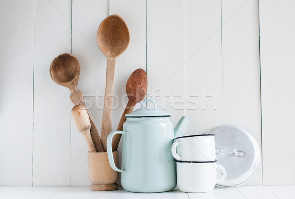 Cafea oală email rustic linguri acasă Imagine de stoc © manera