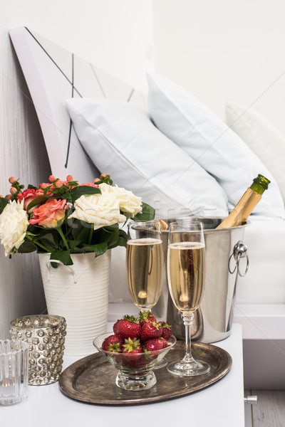 шампанского кровать номер в отеле льда ковша очки Сток-фото © manera