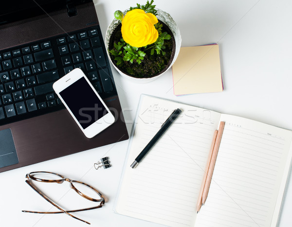 [[stock_photo]]: Bureau · bureau · à · domicile · portable · ordinateurs · portables · verres