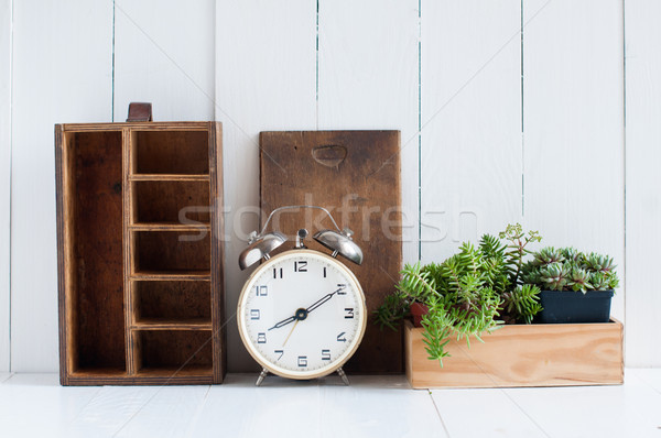 Klasszikus lakberendezés öreg fából készült dobozok ébresztőóra Stock fotó © manera