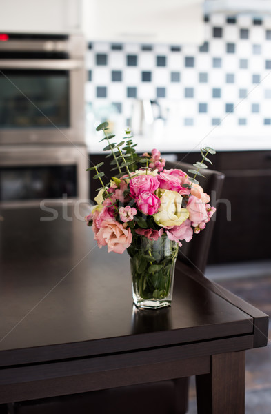 Vers roze bloemen boeket eettafel interieur Stockfoto © manera