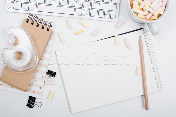 Bureau table café blanche féminin [[stock_photo]] © manera