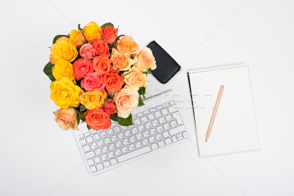 Vrouwelijk witte bureau werkruimte bloemen startup Stockfoto © manera