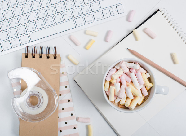 [[stock_photo]]: Bureau · table · café · blanche · féminin